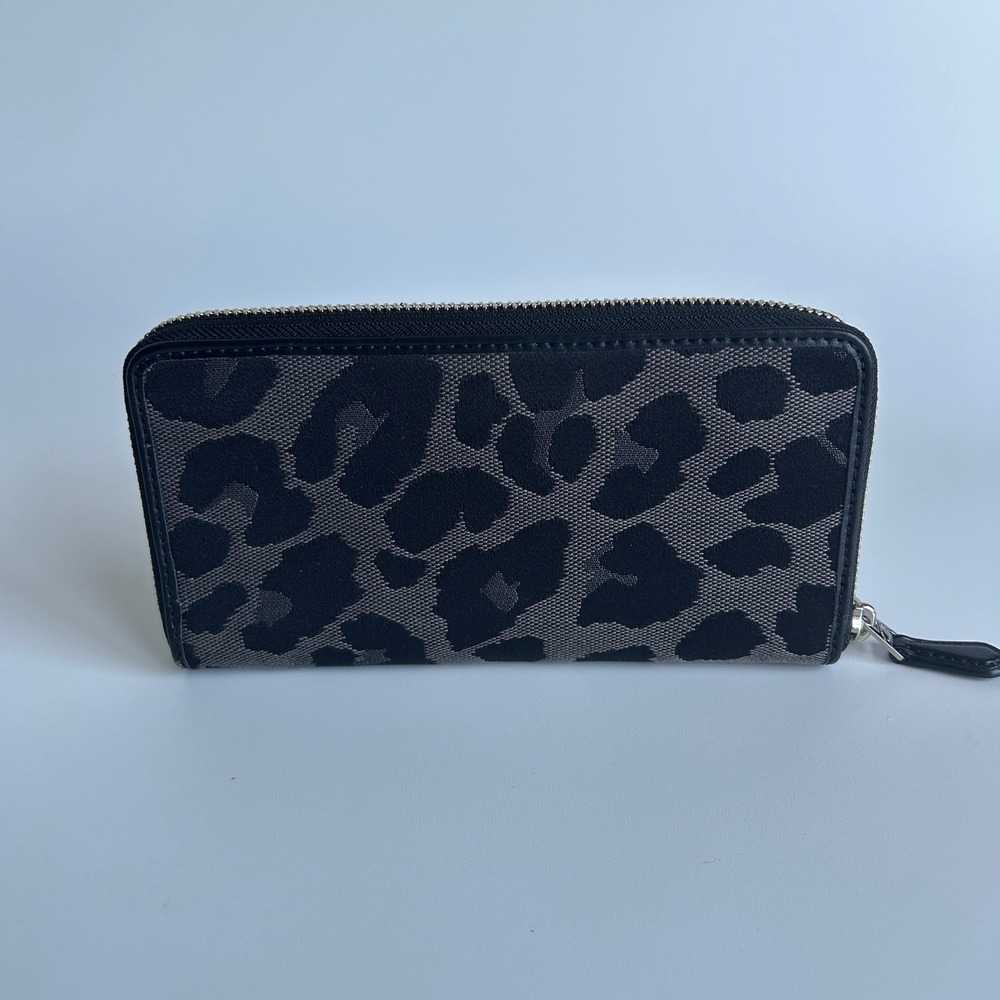 Coach Accordion Zip Wallet Black Grey Leopard Jacquard Leather Excellent - Picture 2 of 4